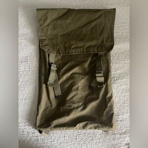 EUC VINTAGE WWII US MILITARY ISSUE CANVAS OLIVE GREEN FIELD BACKPACK 13”x17”